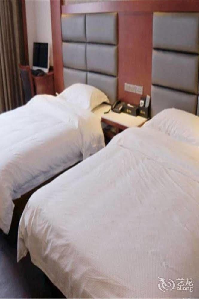 Longwang Business Hotel 柳州 外观 照片