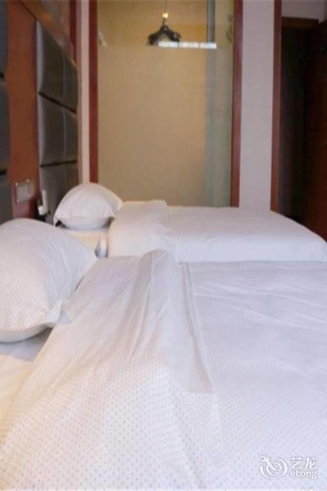 Longwang Business Hotel 柳州 外观 照片