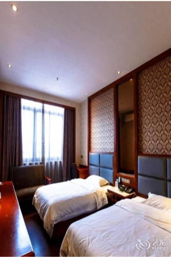 Longwang Business Hotel 柳州 外观 照片
